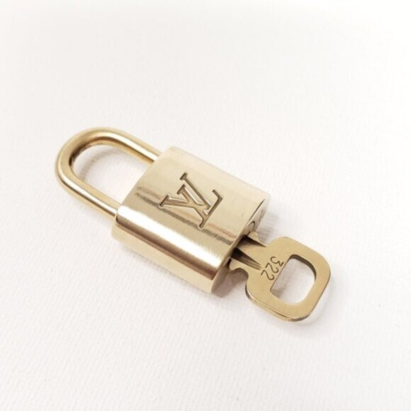 Louis Vuitton Authentic Gold Padlock with Key Shiny - Picture 12 of 12